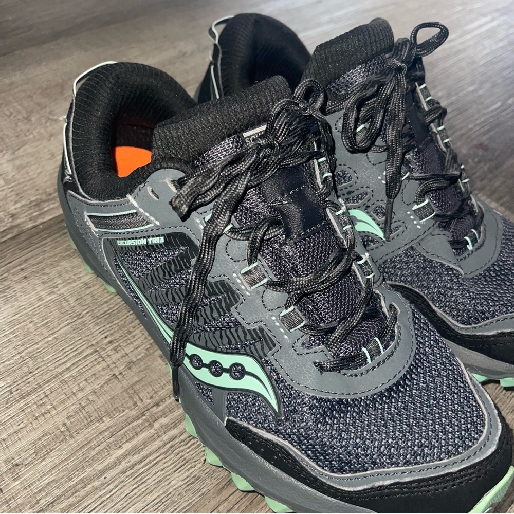 Saucony Women's Black and Mint Athletic Shoes - Picture 7 of 14